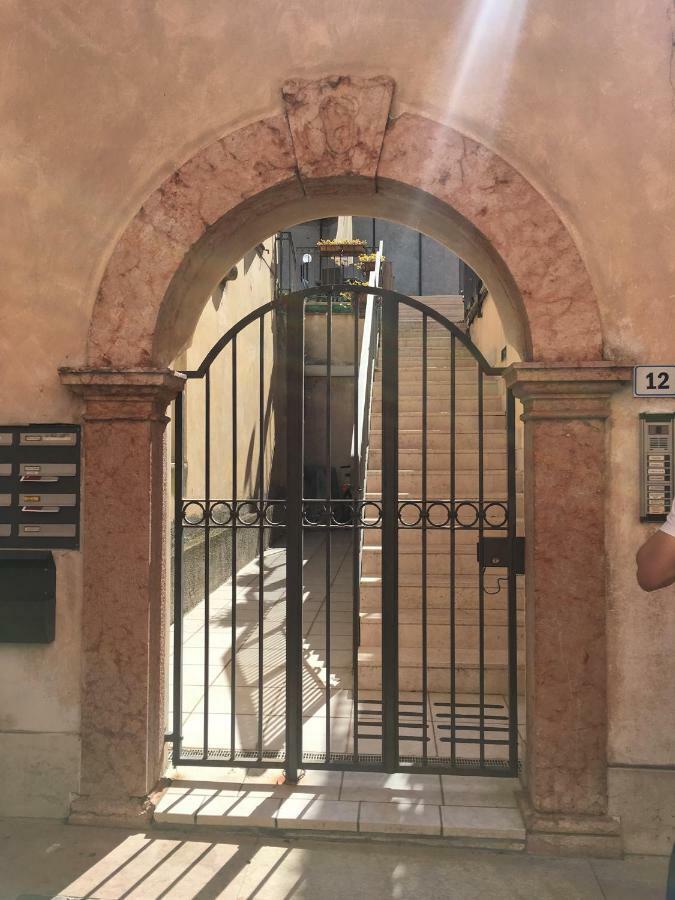 Апартаменти Casa Elisabetta Песк'єра-дель-Гарда Екстер'єр фото